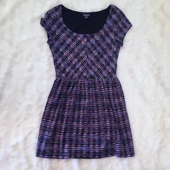 Lily Rose Scoop Neck Short Sleeve Skater Dress - Picture 2 of 5